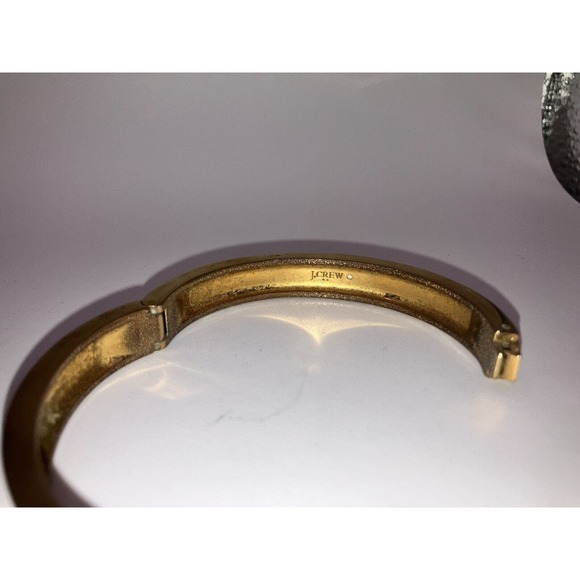 J. Crew Bracelet Polished Gold-Tone Hinged 6.75 Inch Bangle Bracelet! - Picture 9 of 11